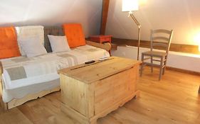 Les Pins - Maison Avec Parking Ferme Et Jardin Commun Au Calme